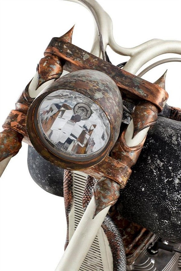 ​​​​​​​Các chi tiết trên đầu xe được các nghệ nhân thiết kế tinh xảo