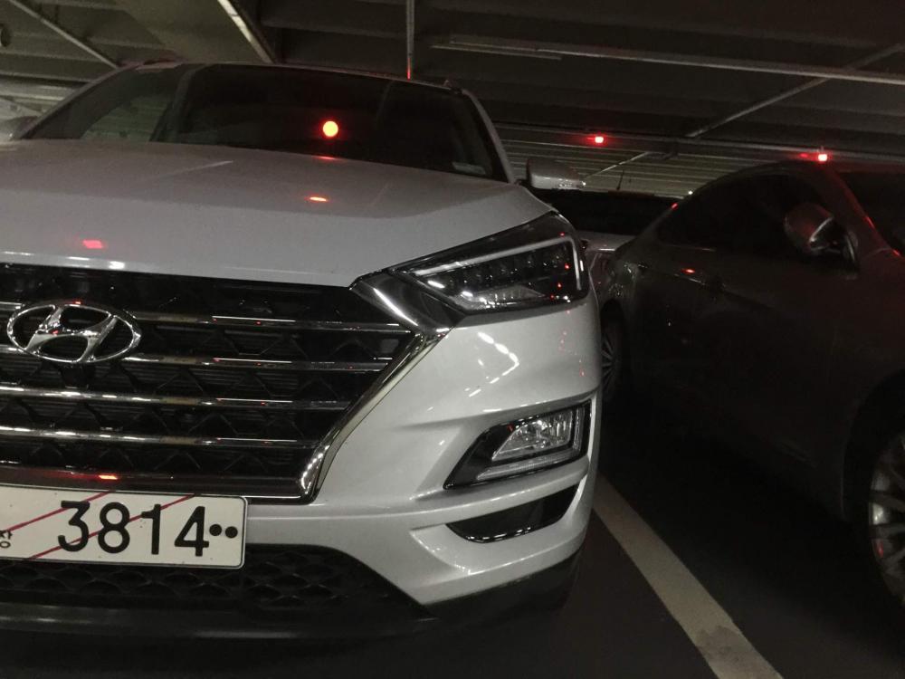 Cận cảnh đèn pha và lưới tản nhiệt mới của Hyundai Tucson 2019 Cận cảnh đèn pha và lưới tản nhiệt mới của Hyundai Tucson 2019