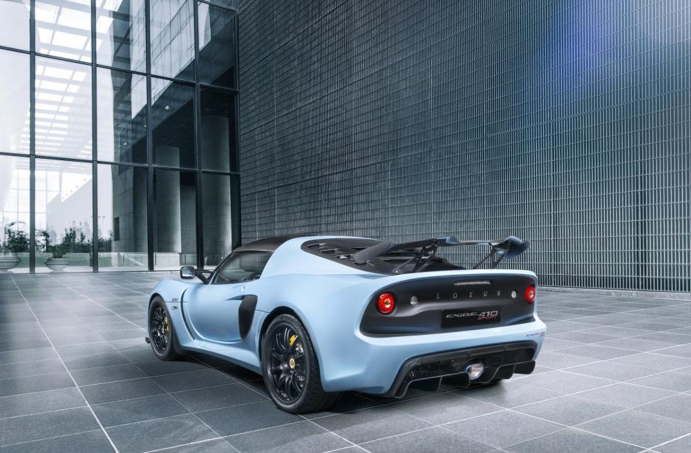 Lotus Exige Sport 410 nhìn từ phía sau