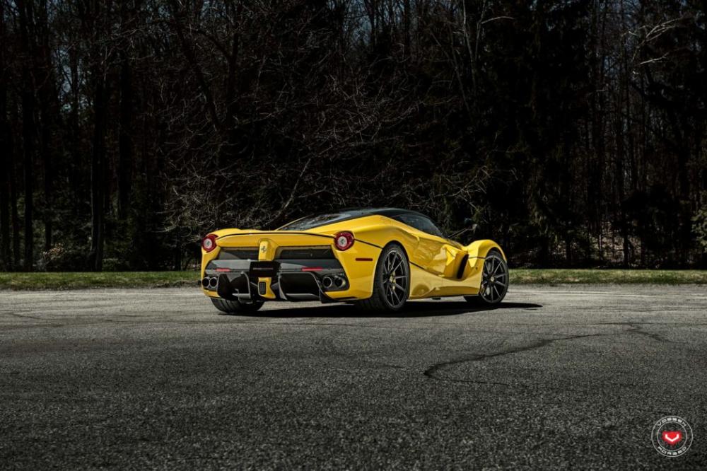 Mua Ferrari LaFerrari rất khó khăn