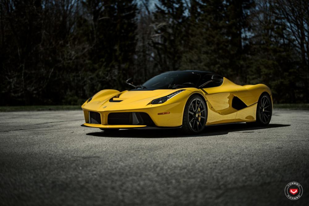 Ferrari LaFerrari độ mâm Vossen hàng độc