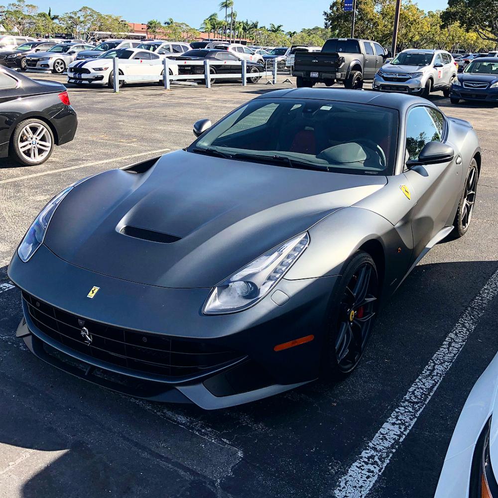 Ferrari F12 Berlinetta đã bán 