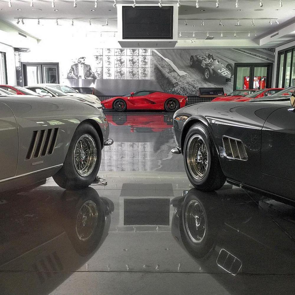 Cặp đôi siêu xe Ferrari cổ mới tậu của tay golf đứng 26 thế giới