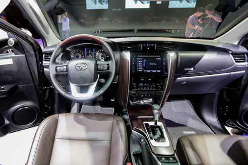 Nội thất của xe Toyota Fortuner Thiết kế nội thất của xe Toyota Fortuner