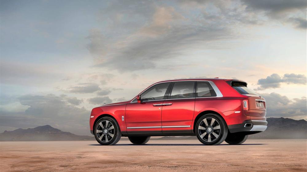 Rolls-Royce Cullinan 2019 dài hơn hẳn Bentley Bentayga Rolls-Royce Cullinan 2019 dài hơn hẳn Bentley Bentayga
