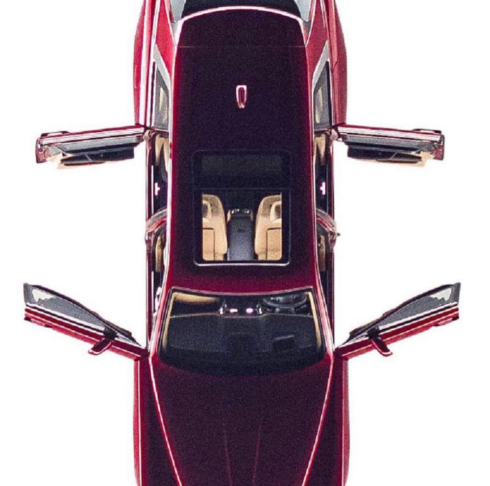 Rolls-Royce Cullinan 2019 được trang bị cửa mở ngược suicide door Rolls-Royce Cullinan 2019 được trang bị cửa mở ngược suicide door