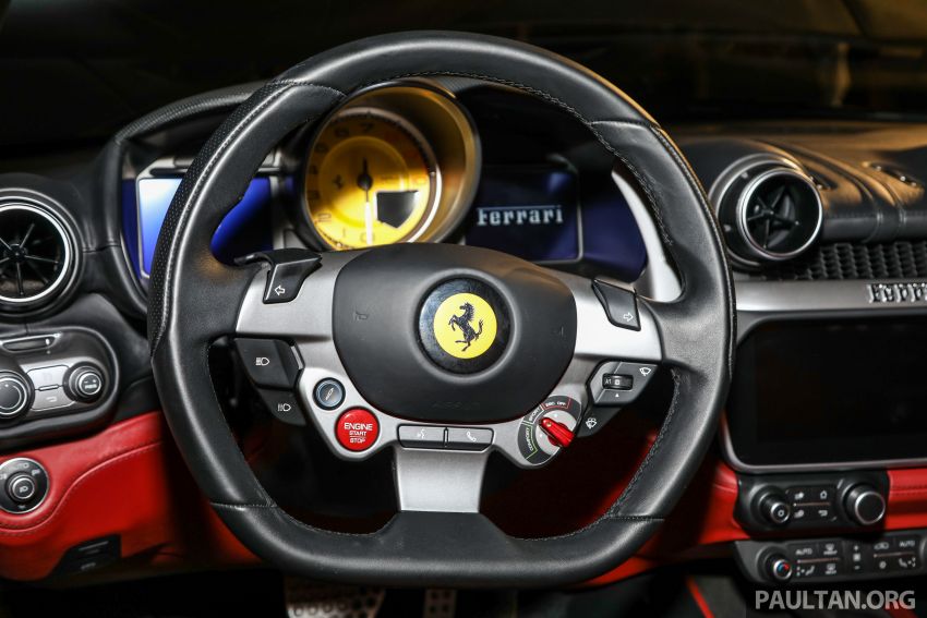 Vô lăng của Ferrari Portofino Vô lăng của Ferrari Portofino