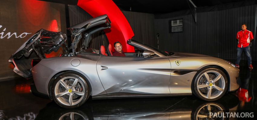 Ferrari Portofino khi mở mui Ferrari Portofino khi mở mui