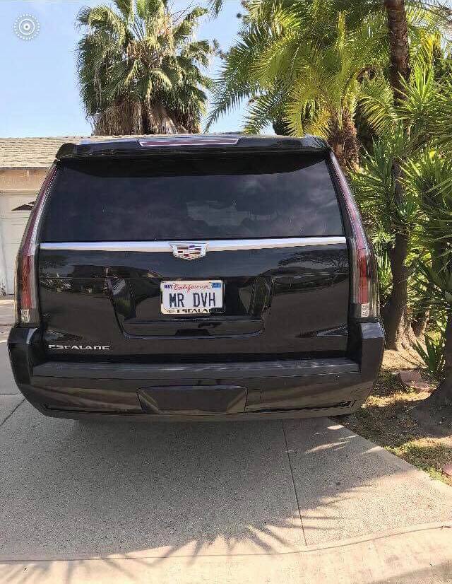 Đây có vẻ là chiếc Cadillac Escalade thứ hai của Đàm Vĩnh Hưng Đây có vẻ là chiếc Cadillac Escalade thứ hai của Đàm Vĩnh Hưng