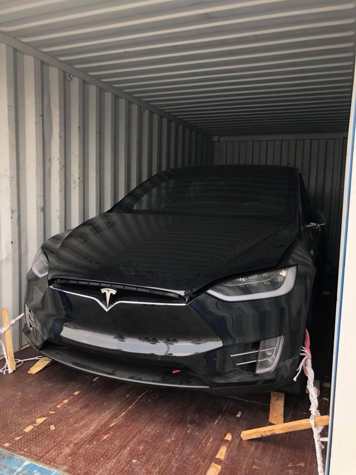 Đây là chiếc Tesla Model X P100D thứ 3 cập bến Việt Nam