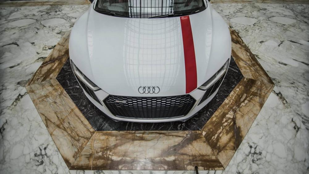 Đường kẻ màu đỏ Misano Red trên nắp capô của Audi R8 RWS 2018 Đường kẻ màu đỏ Misano Red trên nắp capô của Audi R8 RWS 2018