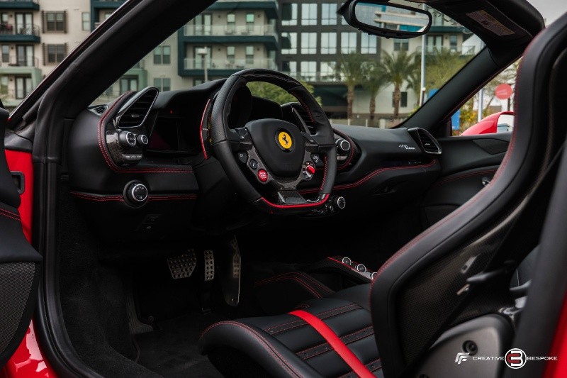 Chiếc Ferrari 488 Spider độ này chỉ mới lăn bánh 4,621 dặm Chiếc Ferrari 488 Spider độ này chỉ mới lăn bánh 4,621 dặm