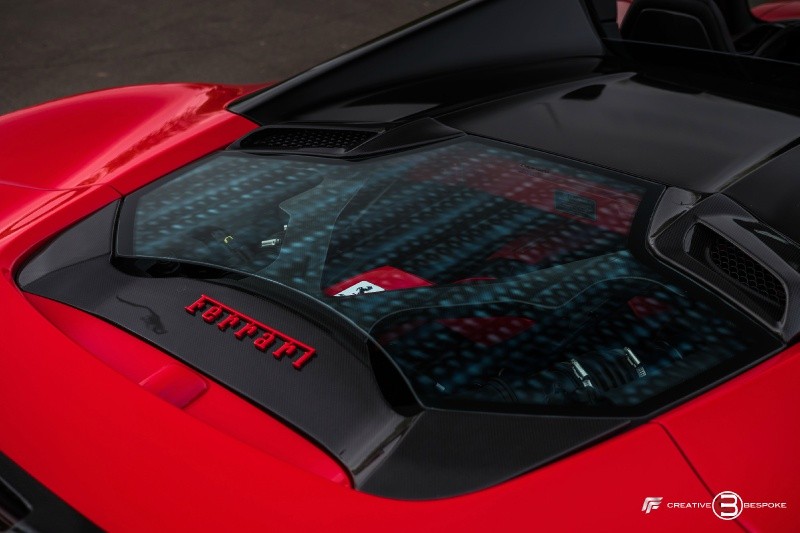 Để ngoại hình chiếc Ferrari 488 Spider trong bỏng mắt hơn nữa, hãng độ Mỹ trang bị nắp khoang động cơ bằng thủy tinh carbon Để ngoại hình chiếc Ferrari 488 Spider trong bỏng mắt hơn nữa, hãng độ Mỹ trang bị nắp khoang động cơ bằng thủy tinh carbon