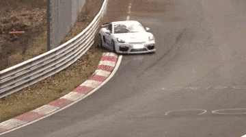 Porsche Cayman GT4 hư hỏng nạn sau tại nạn tại Địa ngục xanh