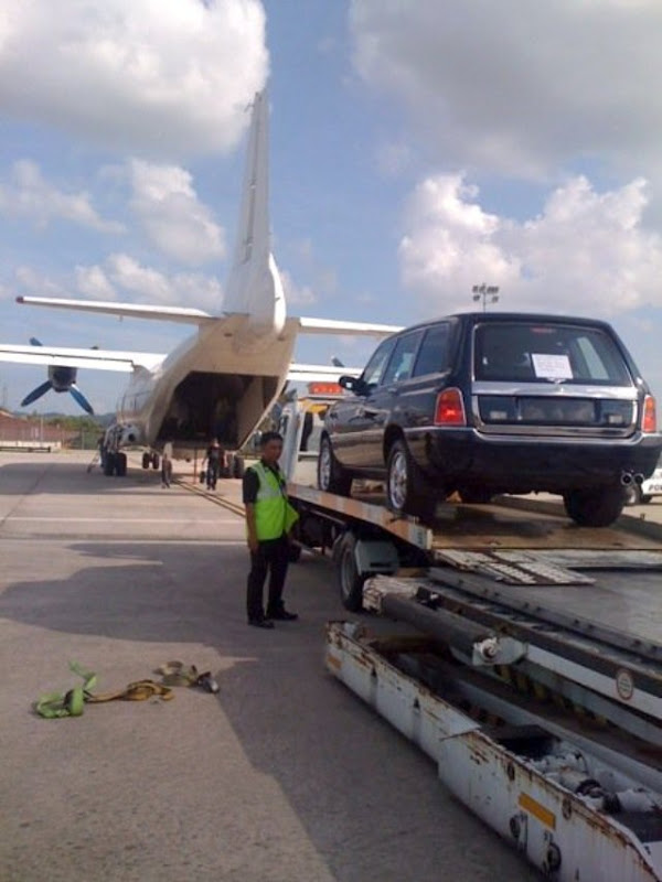 Bentley Dominator xuất hiện tại sân bay Bentley Dominator xuất hiện tại sân bay