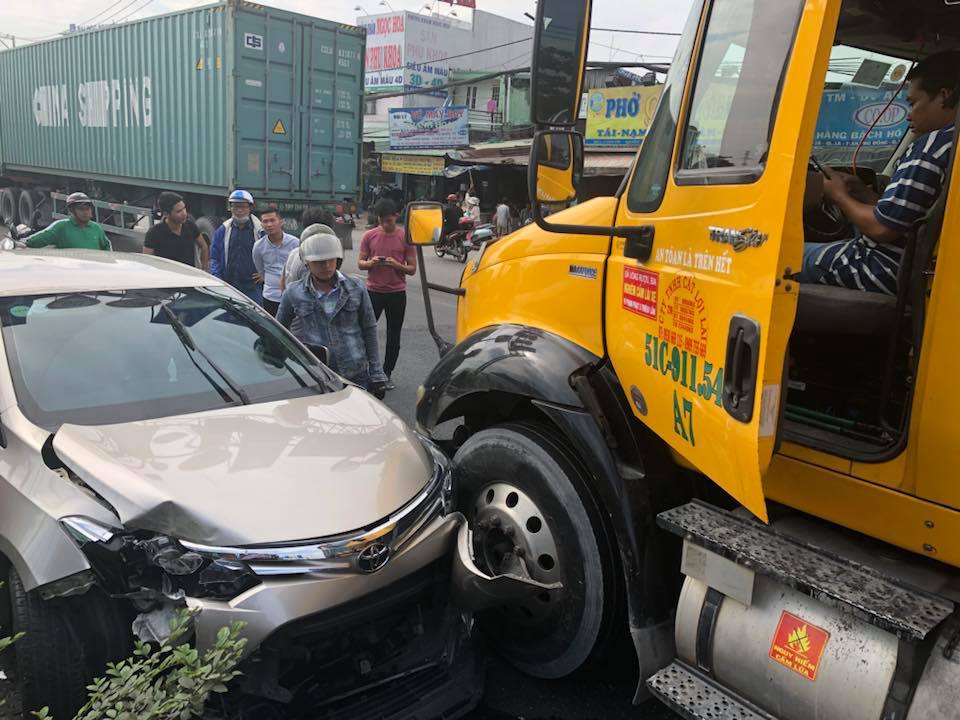 Chiếc Toyota Vios bị hỏng đáng kể ở đầu xe