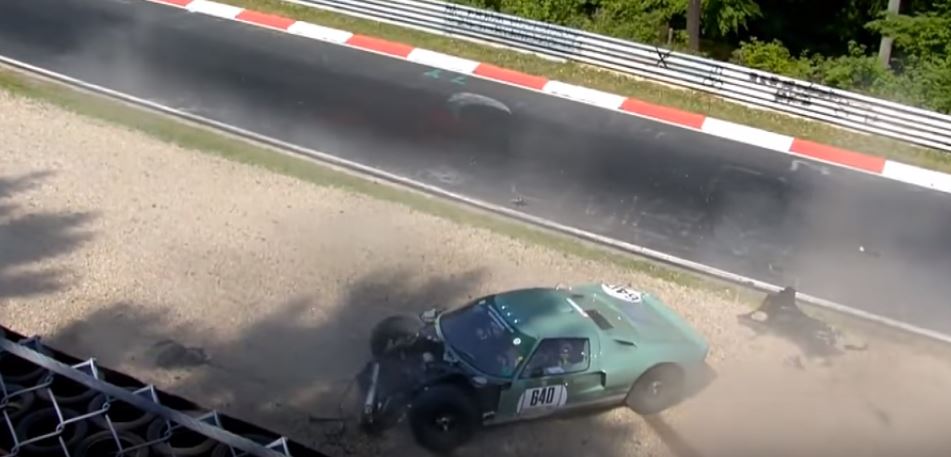Ford GT40 gặp nạn tại đường đua Nurburgring