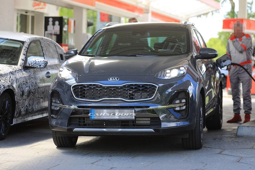 Kia Sportage 2019 sở hữu đầu xe tròn trịa hơn 
