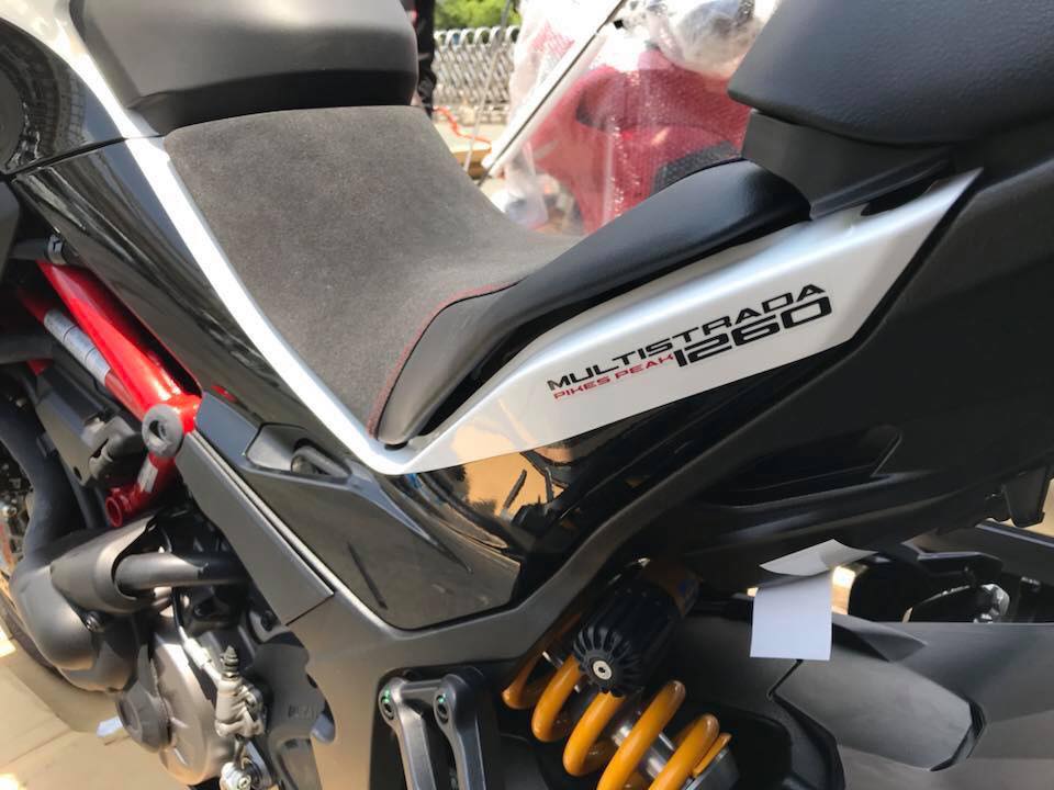 Tem xe thể hiện phiên bản Pikes Peak cao cấp Tem xe thể hiện phiên bản Pikes Peak cao cấp