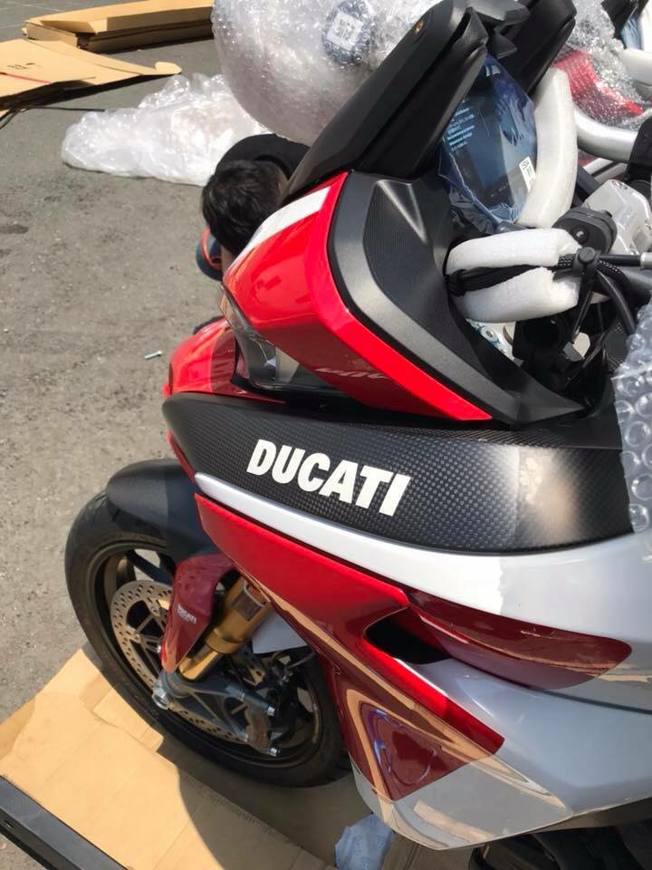 Đầu xe Ducati Multistrada 1260 Pikes Peak Đầu xe Ducati Multistrada 1260 Pikes Peak
