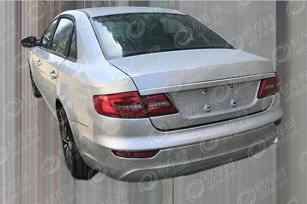 Phía sau của xe trông cũng rất là Audi