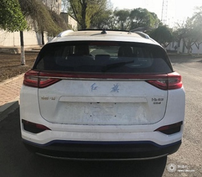 Phía đuôi của E-HS3 bản thương mại