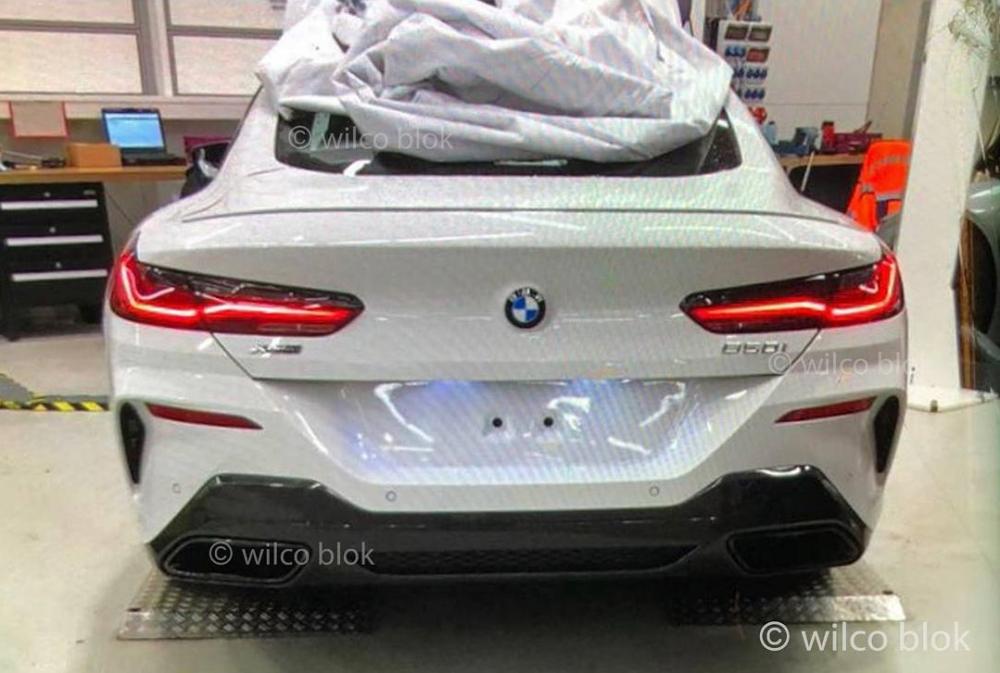 BMW 8-Series 2019 nhìn từ phía sau