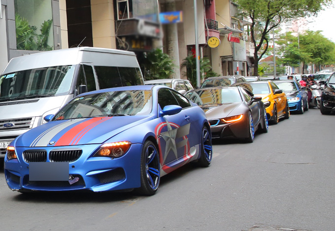 BMW M6 độ 600 mã lực và phía sau là BMW i8 cùng dàn xe sang Mercedes-Benz độ body kit