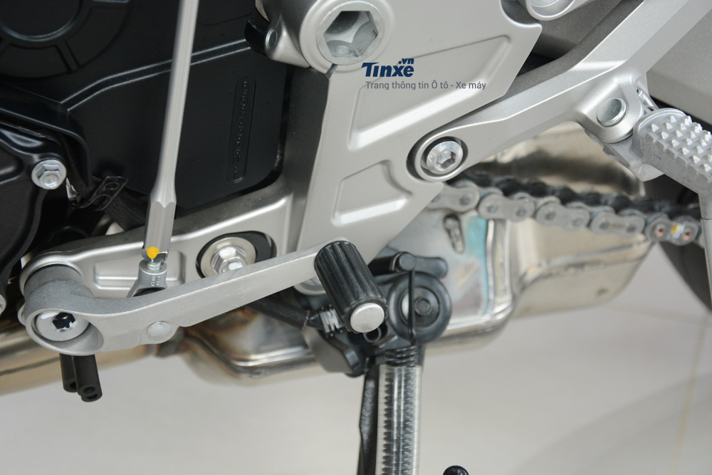 Honda CB1000R đời 2018 giờ đây đã có 3 chế độ lái là Rain đường trơn, Standard dạo phố và Sport thể thao Honda CB1000R đời 2018 giờ đây đã có 3 chế độ lái là Rain đường trơn, Standard dạo phố và Sport thể thao