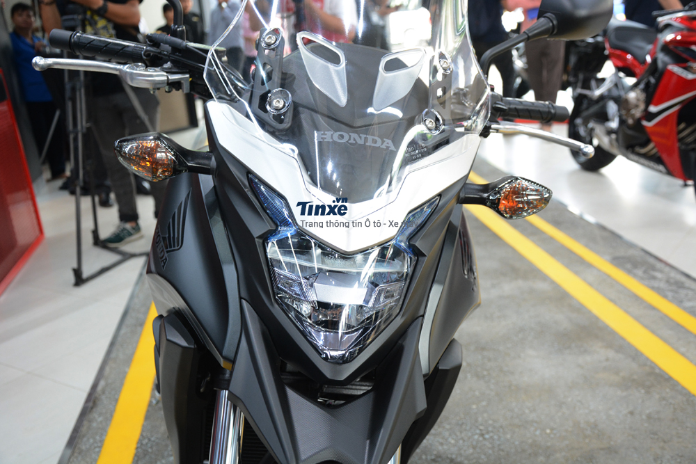 Ở ngoại hình, Honda CB500X 2018