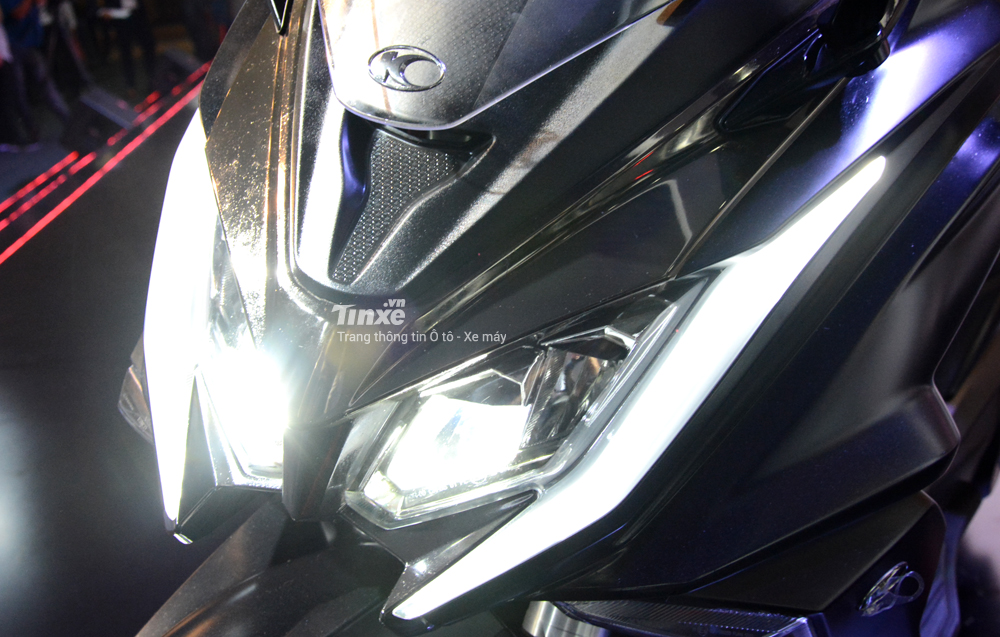 Ngoại hình Kymco AK550 chính là đèn pha thiết kế sắc sảo
