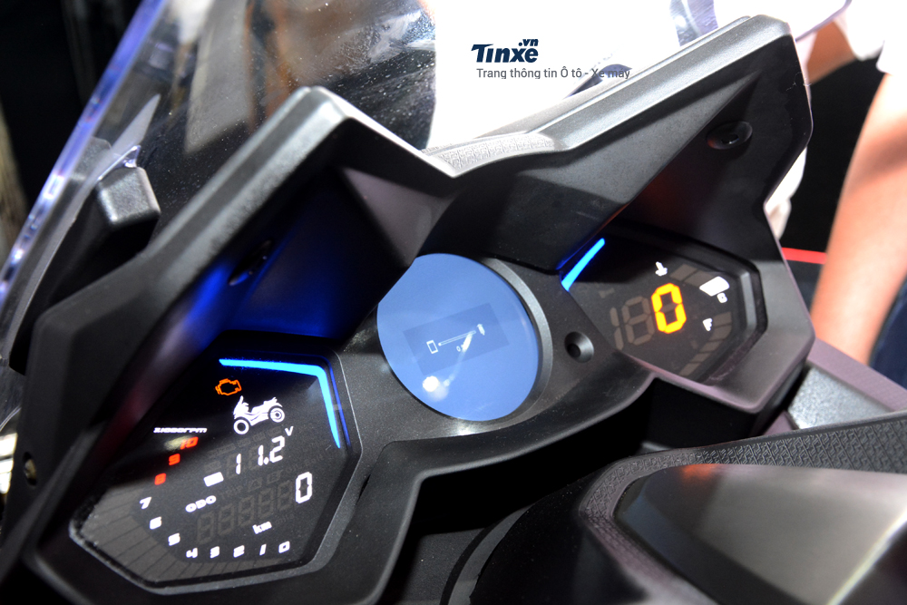 Giá xe Kymco AK550 bằng ô tô tại Việt Nam