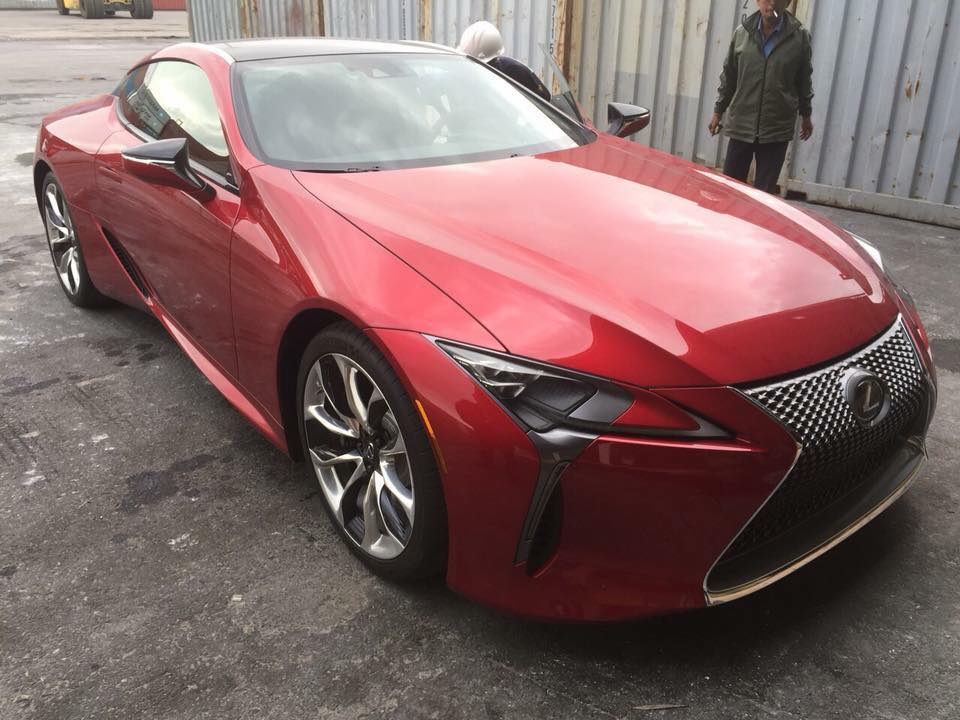Lexus LC500 2018 màu đỏ