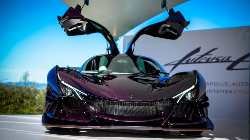 Apollo chỉ dự định chế tạo đúng 10 chiếc Intensa Emozione. Mỗi chiếc có giá khởi điểm lên đến 61,3 tỷ Đồng