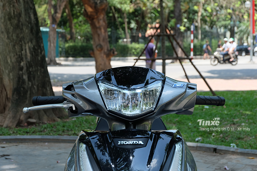 Cụm đèn pha LED trên Honda Future 2018