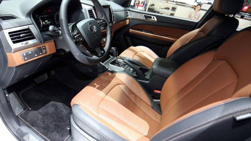 nội thất của xe Ssangyong Musso nội thất của xe Ssangyong Musso