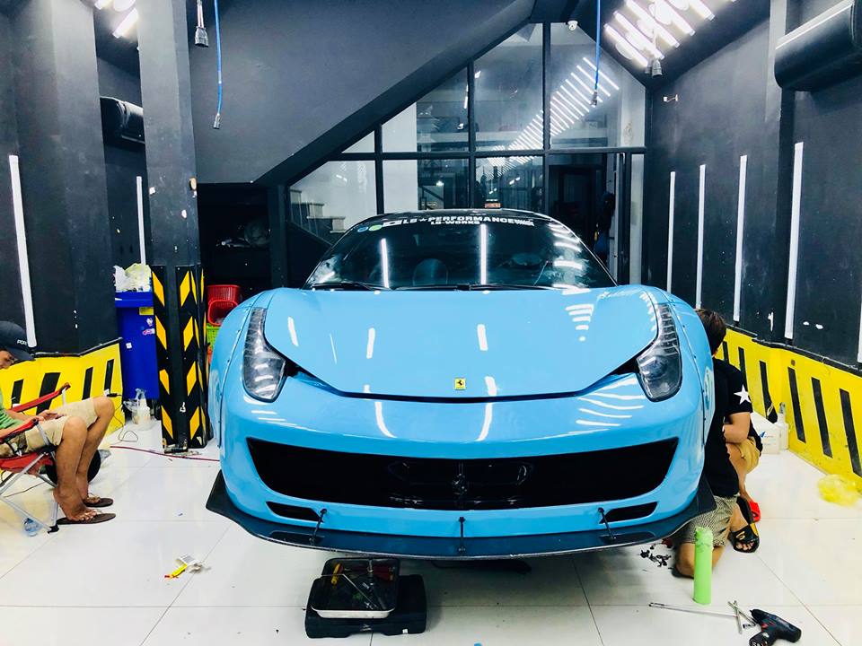 Ferrari 458 Italia độ Liberty Walk được chủ nhân cho thay áo chuẩn bị tham dự Car & Passion Tây Nguyên