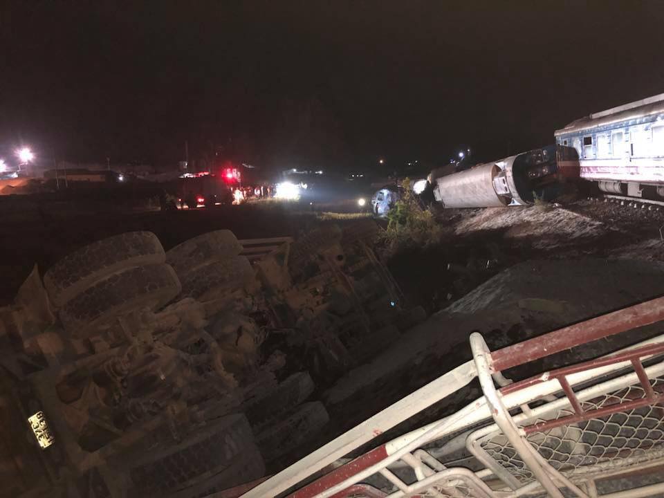 Hiện trường vụ tai nạn tàu hỏa vào lúc rạng sáng nay