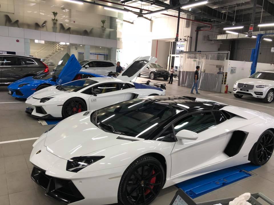 3 chiếc Lamborghini Aventador LP700-4 được chủ nhân cho đi bảo dưỡng chính hãng 3 chiếc Lamborghini Aventador LP700-4 được chủ nhân cho đi bảo dưỡng chính hãng