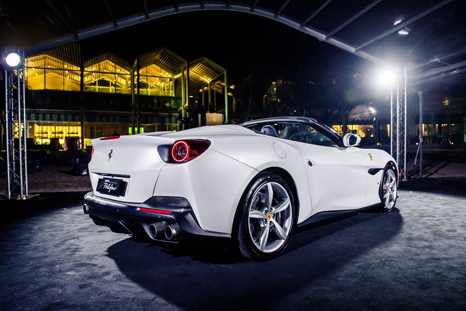 Hiện chưa rõ mức giá bán của mẫu siêu xe này tại thị trường Singapore, chỉ biết rằng, tại thị trường nước ngoài xe có giá bán 214.533 USD. Hiện chưa rõ mức giá bán của mẫu siêu xe này tại thị trường Singapore, chỉ biết rằng, tại thị trường nước ngoài xe có giá bán 214.533 USD.