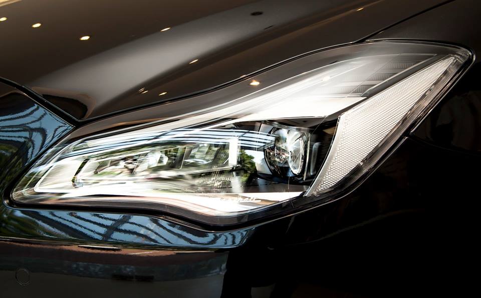 Ngoài những khác biệt trên, Maserati Quattroporte GTS Gransport Nerissimo Edition vẫn được trang bị đèn pha LED như bản tiêu chuẩn. Đèn pha của Maserati Quattroporte GTS thế hệ mới được tinh chỉnh lại thiết kế đẹp mắt hơn trước. Ngoài những khác biệt trên, Maserati Quattroporte GTS Gransport Nerissimo Edition vẫn được trang bị đèn pha LED như bản tiêu chuẩn. Đèn pha của Maserati Quattroporte GTS thế hệ mới được tinh chỉnh lại thiết kế đẹp mắt hơn trước.