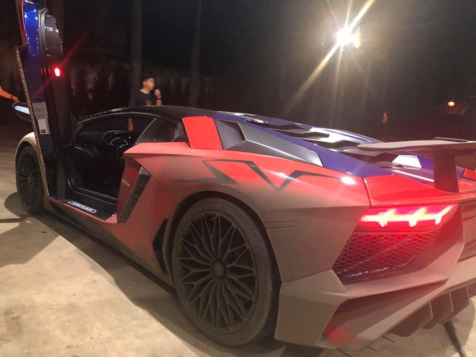 Minh Nhựa cũng có mặt tại hành trình Car & Passion 2018 trên chiếc Lamborghini Aventador LP750-4 SV Minh Nhựa cũng có mặt tại hành trình Car & Passion 2018 trên chiếc Lamborghini Aventador LP750-4 SV