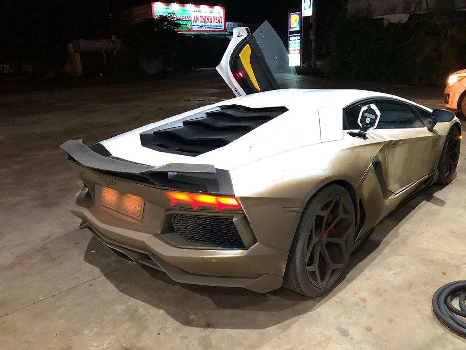 Lamborghini Aventador LP700-4 Lamborghini Aventador LP700-4