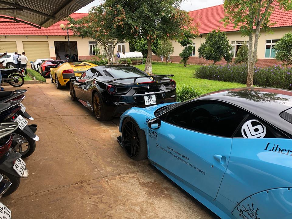 Lamborghini Murcielago LP640 mui trần độc nhất Việt Nam cùng đoàn Car & Passion làm việc thiện nguyện tại Gia Lai Lamborghini Murcielago LP640 mui trần độc nhất Việt Nam cùng đoàn Car & Passion làm việc thiện nguyện tại Gia Lai
