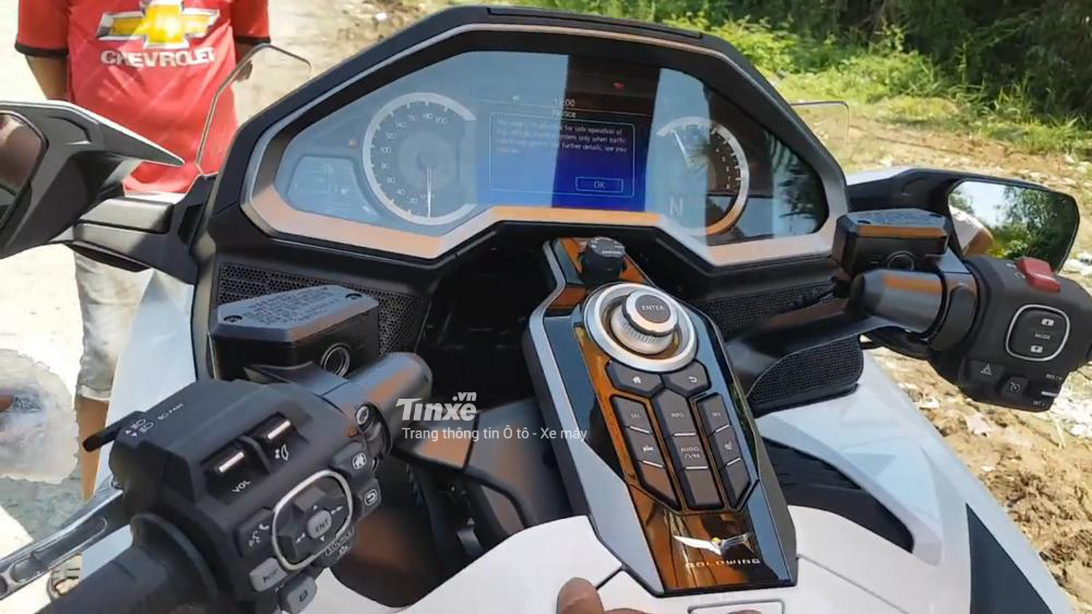 Bảng đồng hồ và bảng điều khiển Honda Gold Wing 2018