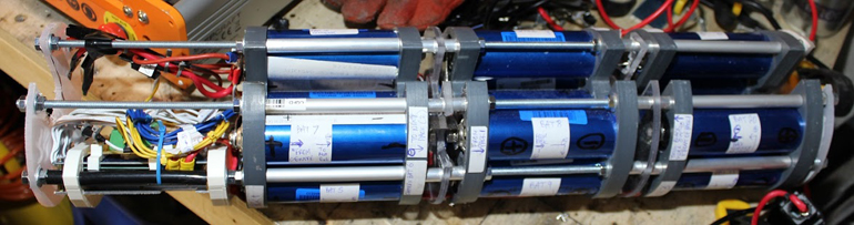 Bộ pin của Mega Hub Bộ pin của Mega Hub