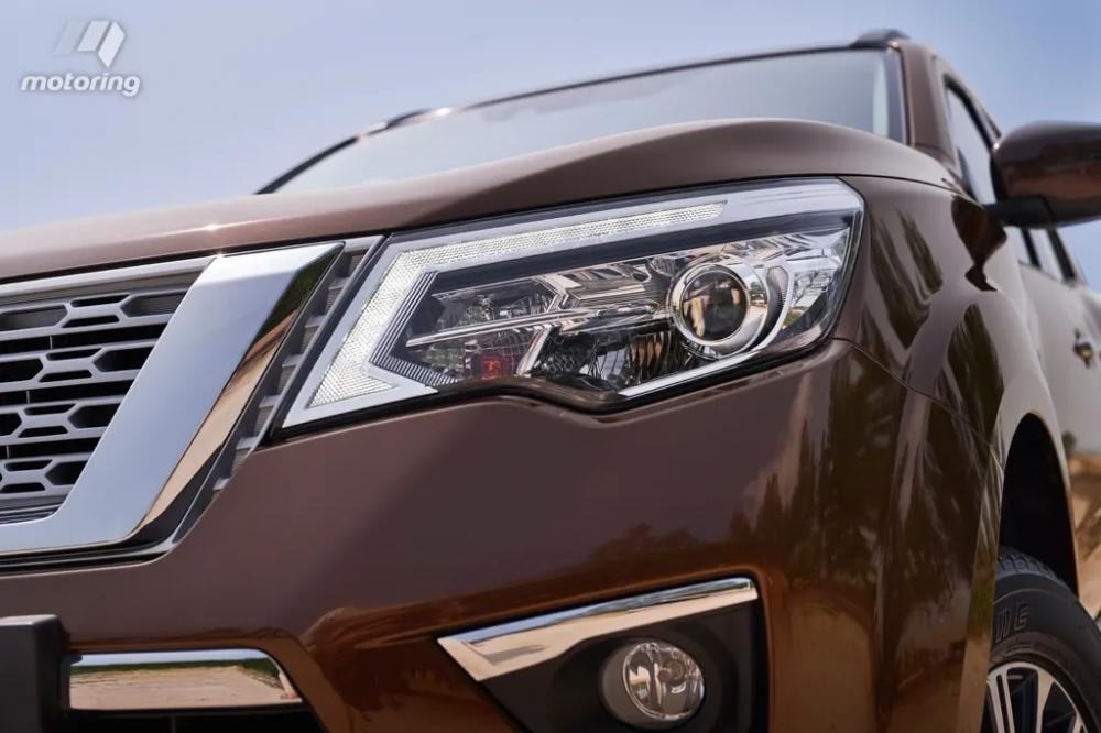 Đèn pha LED tích hợp dải đèn LED định vị ban ngày Đèn pha LED tích hợp dải đèn LED định vị ban ngày