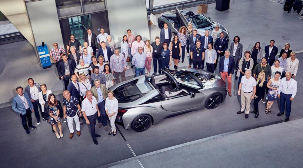 18 chủ nhân của BMW i8 mui trần đặc biệt này là thành viên của câu lạc bộ BMW i8.