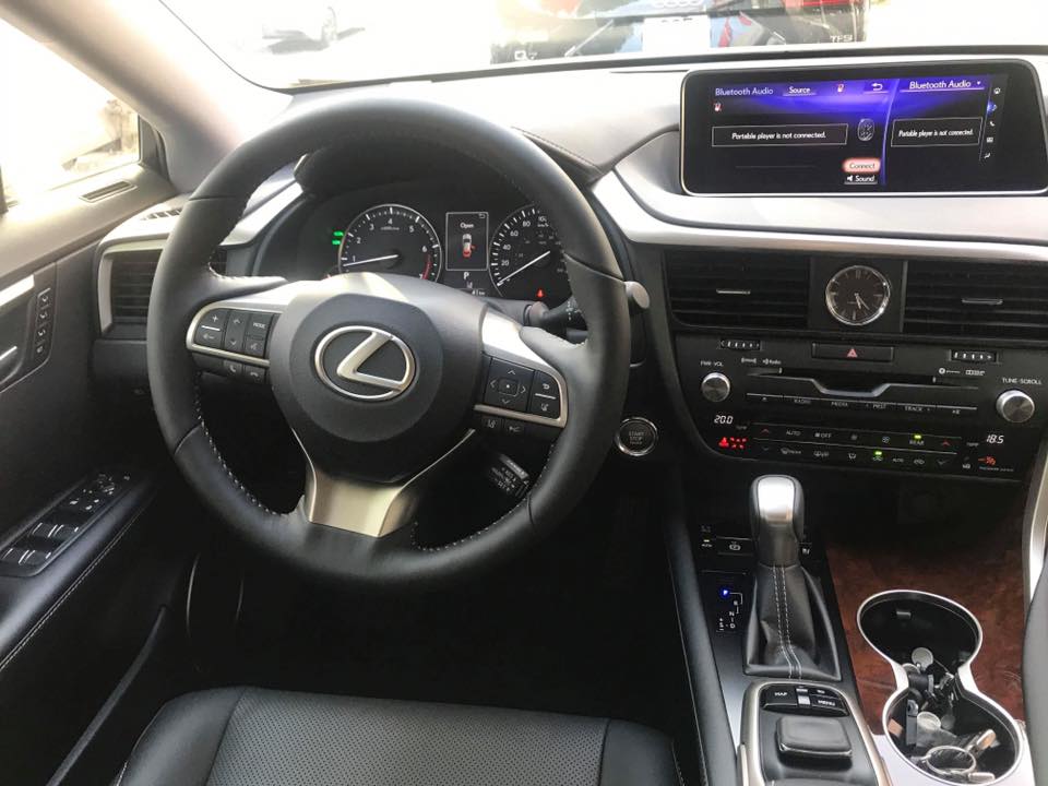 Lexus RX350L trang bị động cơ V6,dung tích 3.5 lít, sản sinh công suất tối đa 390 mã lực tại vòng tua máy 6.300 vòng/phút và mô-men xoắn cực đại 363 Nm tại vòng tua máy 4.700 vòng/phút. Lexus RX350L trang bị động cơ V6,dung tích 3.5 lít, sản sinh công suất tối đa 390 mã lực tại vòng tua máy 6.300 vòng/phút và mô-men xoắn cực đại 363 Nm tại vòng tua máy 4.700 vòng/phút.