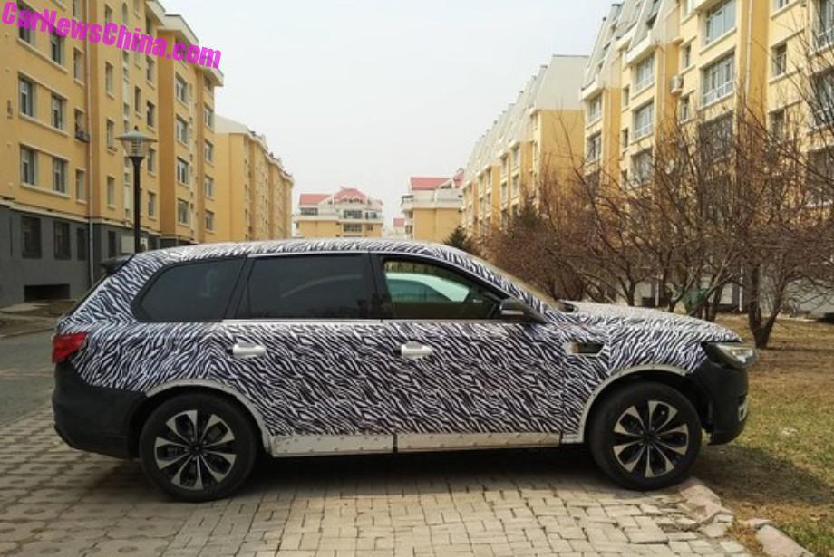 Hồng Kỳ HS7 gợi liên tưởng đến Audi Q7 cũ